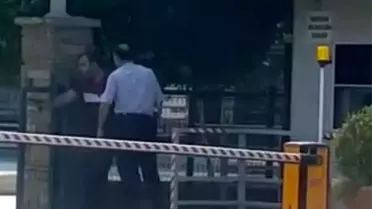 İşçinin, silahla daire başkanlığını basma anı kamerada