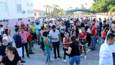 Velilerin 'Müdürümüzü geri istiyoruz' eylemi