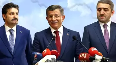 AK Parti'de Davutoğlu'na desteğini açıklayan partinin kurucularından eski vekil istifa etti