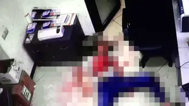 Eski eşini kameralar önünde defalarca bıçakladı