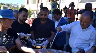 AK Parti Didim ilçe teşkilatından vatandaşlara aşure hayrı
