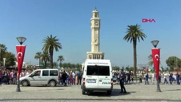 İzmir hafif ticari aracın çarptığı trafik polisi şehit oldu