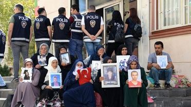 Diyarbakır'da hdp önündeki eylemde 27'nci gün