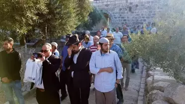 Yüzlerce fanatik Yahudi'den Mescid-i Aksa'ya baskın