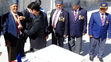 Kore gazisi 67 yıl sonra kelime-i şehadetle madalyasını aldı