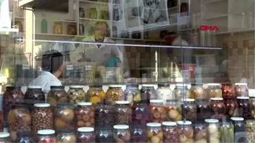 Kocaeli çilekten kozalağa kadar turşu yapıyor