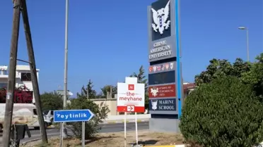 Meyhane ve İçkili Mekan' tabelaları Kıbrıs'ta tepkiye neden oldu