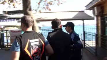 Kabataş'ta polis ve zabıtadan hanutçulara uygulama