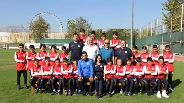 Antalyaspor U12 futbol takımı Litvanya'ya uçtu
