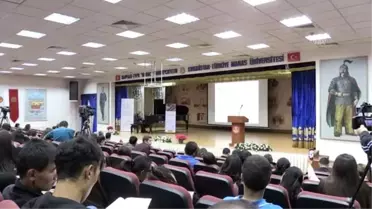 Kırgızistan'da Türk piyanist Nihat Demirkol'dan Mehmetçik'e destek