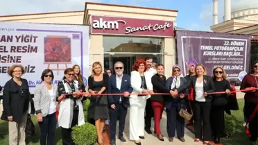 Asuman Yiğit'in resim sergisi Büyükçekmece'de açıldı