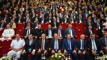 Bakan Turhan: 'Emperyalist güçlerin beslemesi kalleşlerle barış olmaz'
