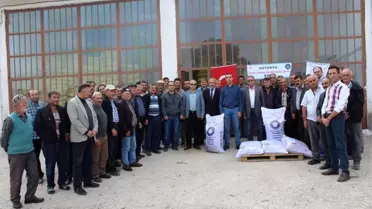 Emet'te çiftçilere Macar fiği tohumu dağıtıldı