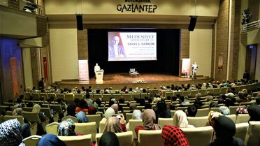 'Gelenekten Geleceğe Medeniyet Aklı' söyleşiye yoğun ilgi