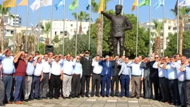 Muhtarlardan 'asker selamlı' kutlama