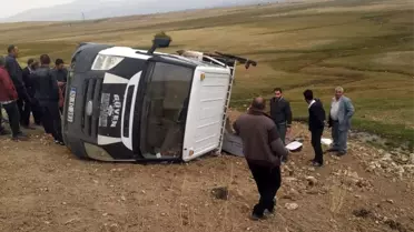 Yüksekova'da maddi hasarlı kaza