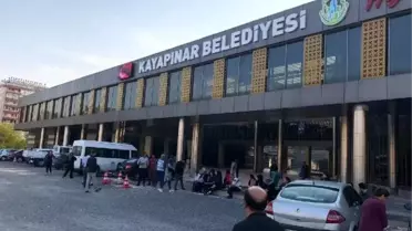 Diyarbakır'da HDP'li belediyelere terör operasyonu