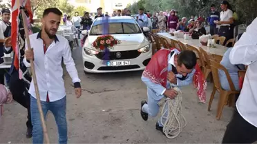 Damat, 1,5 tonluk gelin arabasını 100 metre çekerek baba evine götürdü