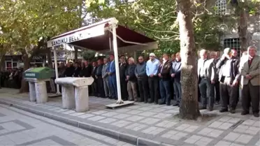 Kemal Sunal'ın kayınvalidesi son yolculuğuna uğurlandı