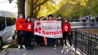 Üniversiteliler lösemili çocuklar için maskeleri umut ağacına astı