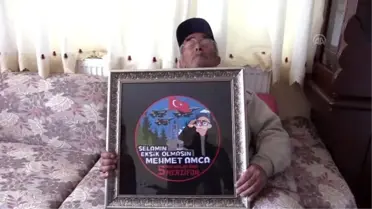 25 yıldır Mehmetçiği selamlayan Mehmet amcayı gururlandıran 'arma'