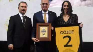 Gözde Kırdar'ın forması ölümsüzleşti