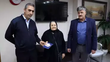 Halk otobüsünde düşürülen cüzdan sahibine teslim edildi