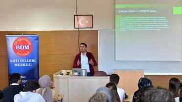 Yurt dışında eğitim, staj ve gönüllülük semineri SAÜ'de konuşuldu