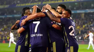 Fenerbahçe ilk yarıyı önde kapattı