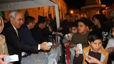 Büyükşehir'den Mevlid Kandili'nde vatandaşlara süt ikramı