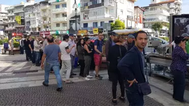 Kuşadası'nda Atatürk ve şehitler hayrına lokma döküldü