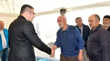 Vali Memiş, Antalya'daki evlerinde ölü bulunan 4 kişilik ailenin yakınlarına taziye ziyaretinde...