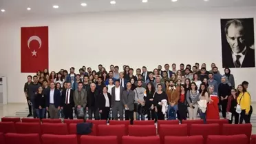 Başkan Özcan ADÜ'lü öğrencilerle buluştu