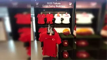 Ay-yıldızlı formalar, Türk Telekom Stadı'nda satışa sunuldu