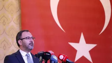 Bakan Kasapoğlu: 'Spor yapmak ve kitap okumak boş zamanlara atfedilecek konular değil'