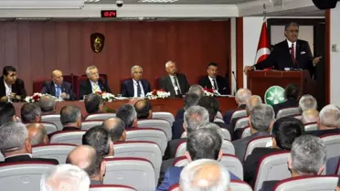 Konuk: 'Yangını söndürmek istiyorlarsa dumanı takip etsinler'