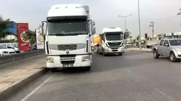 TIR'ın altında kaldı, 50 metre sürüklendi