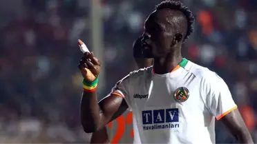 Papiss Cisse 2 yıl daha Alanyaspor'da kalacak