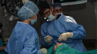 Türk doktor ameliyat etti, 350 yabancı doktor izledi