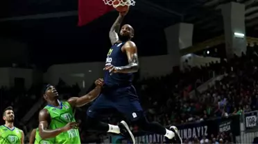 Fenerbahçe Beko deplasmanda TOFAŞ'ı 82-76 mağlup etti