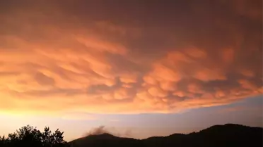 Türkiye'de ender görülen memeli bulutlar Hatay'da görüntülendi