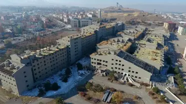Atıl binanın yıkım sürecini Başkan Sekmen başlattı