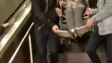 Küçükçekmece'de metrobüs durağında engellilere bozuk asansör engeli