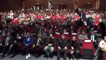 'Lafını Esirgemeyenler' adlı tiyatro oyununa büyük ilgi