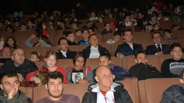Sporcular, 'Cep Herkülü: Naim Süleymanoğlu'nu izlediler