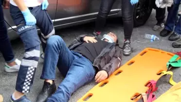 Şişli'de yasak yola giren taksicinin motosikletliye çarptığı kaza kamerada