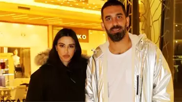Eşiyle alışverişe gelen Arda Turan, 10 bin TL'lik kombiniyle adından söz ettirdi
