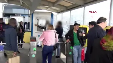 Metrobüste 2 senegalli, kadını taciz etti iddiası