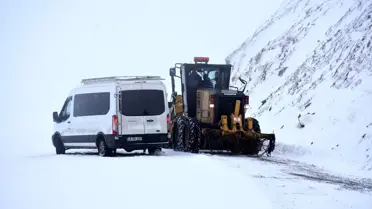 Muş'ta kar ve tipi nedeniyle mahsur kalan 10 kişi kurtarıldı