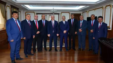 Vali Akın, Ustalar Müzik ve Oyun Topluluğu ile buluştu